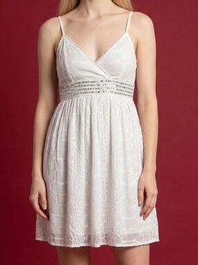 Peppermint Bay Mini Dress Womens Sz M Boho White Sequined Subtle Crocodile Print